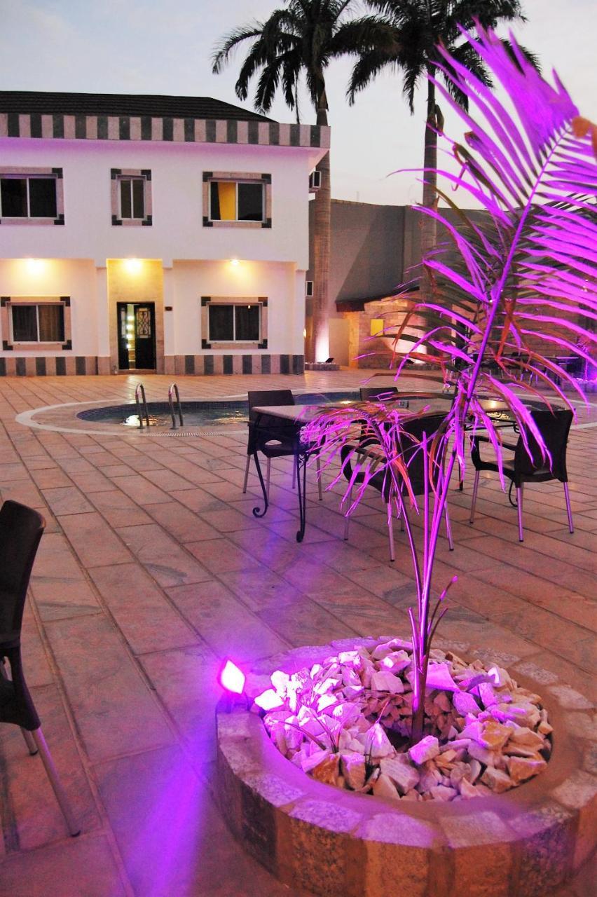 R & K Guest Palace Hotel Kano Esterno foto
