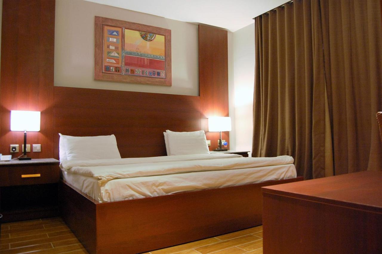 R & K Guest Palace Hotel Kano Esterno foto