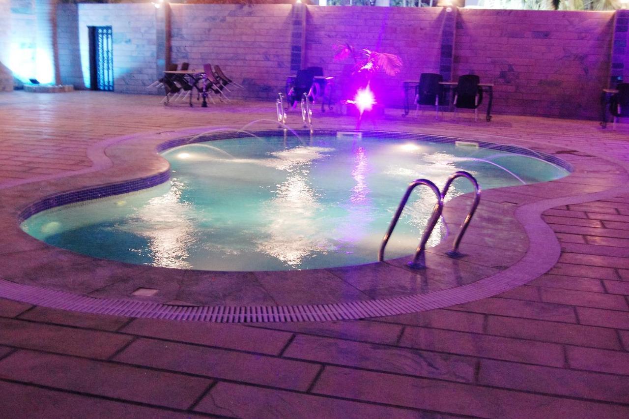 R & K Guest Palace Hotel Kano Esterno foto