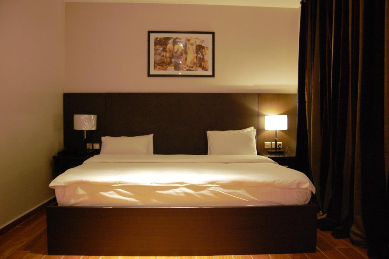 R & K Guest Palace Hotel Kano Esterno foto