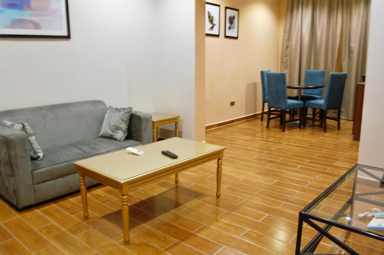 R & K Guest Palace Hotel Kano Esterno foto